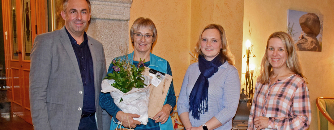 Der Naturpark bedankt sich bei Gabriele_v.li.Obmann Martin Moser, Gabriele Wenigwieser, GF Maria Schipke, Michaela Reiter_FotoNaturpark Mühlviertel